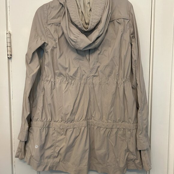 lululemon tan trench coat - hooded - size 6 - Picture 2 of 3